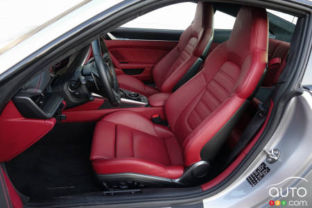2021 Porsche 911 Turbo S, interior